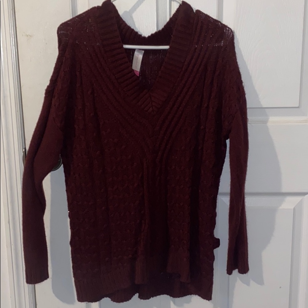 Maroon sweater